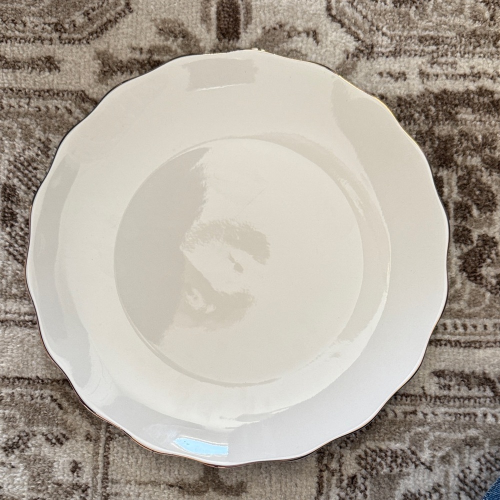Godinger White and Gold Dinnerware Set